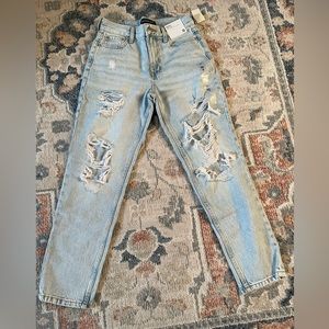 Light wash mom jeans